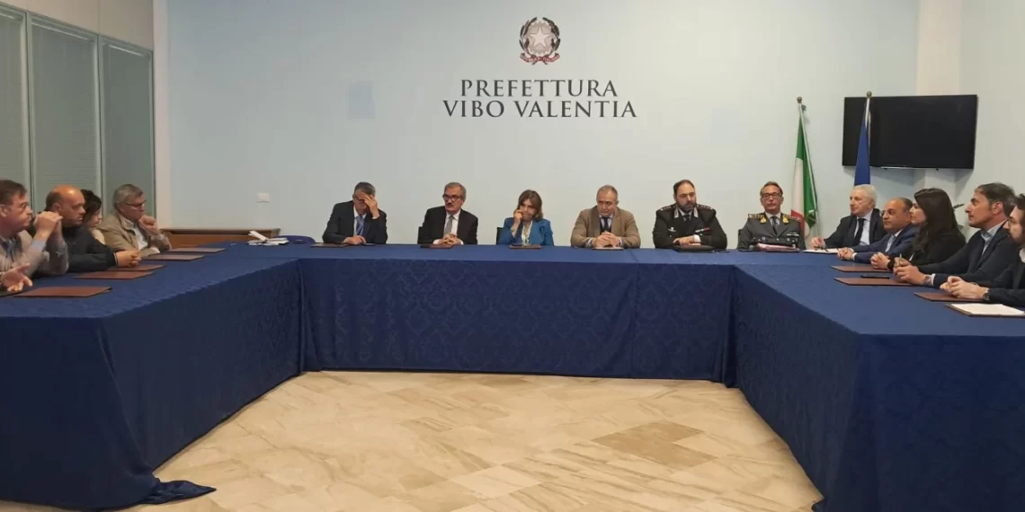 Comitato in prefettura: “Lo stato c’è e non arretra”