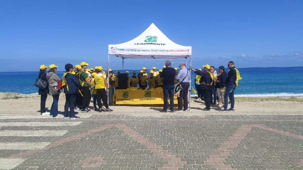 “Tiariamoli su - Tartabeach Tour” Pulizia delle spiagge e attività divulgativa sulle tartarughe marine a Zambrone 2 la4