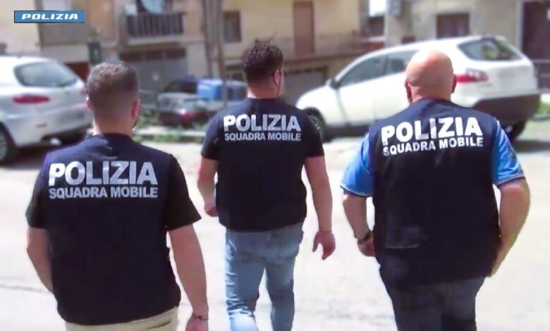 Operazione nazionale della Polizia di Stato. 1335 arresti e oltre 450 kg di droga sequestrati (VIDEO) 1 Operazione nazionale della Polizia di Stato. 1335 arresti e oltre 450 kg di droga sequestrati (VIDEO)