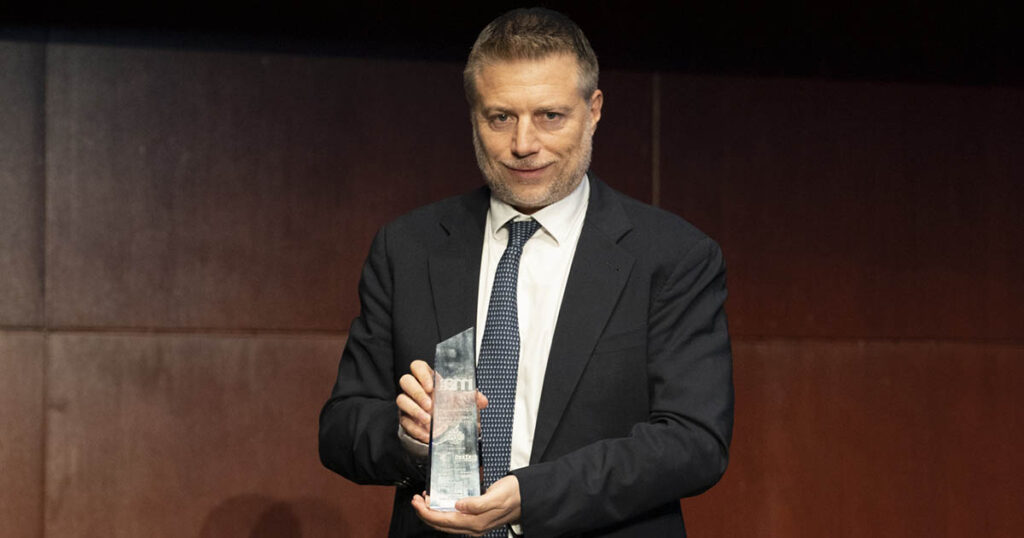 E Caffo conquista anche Milano: il gruppo di Limbadi premiato tra le eccellenze industriali italiane 2 sebastiano caffo ma award 3