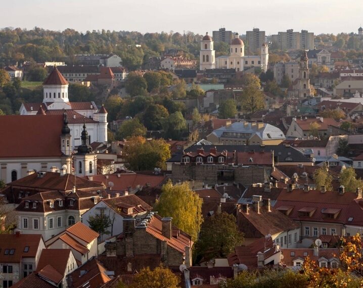 Vilnius: la città che sussurra storie tra nebbia, arte e libertà