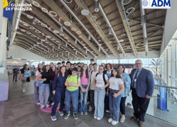 Studenti “doganieri per un giorno” all’aeroporto di Lamezia Terme