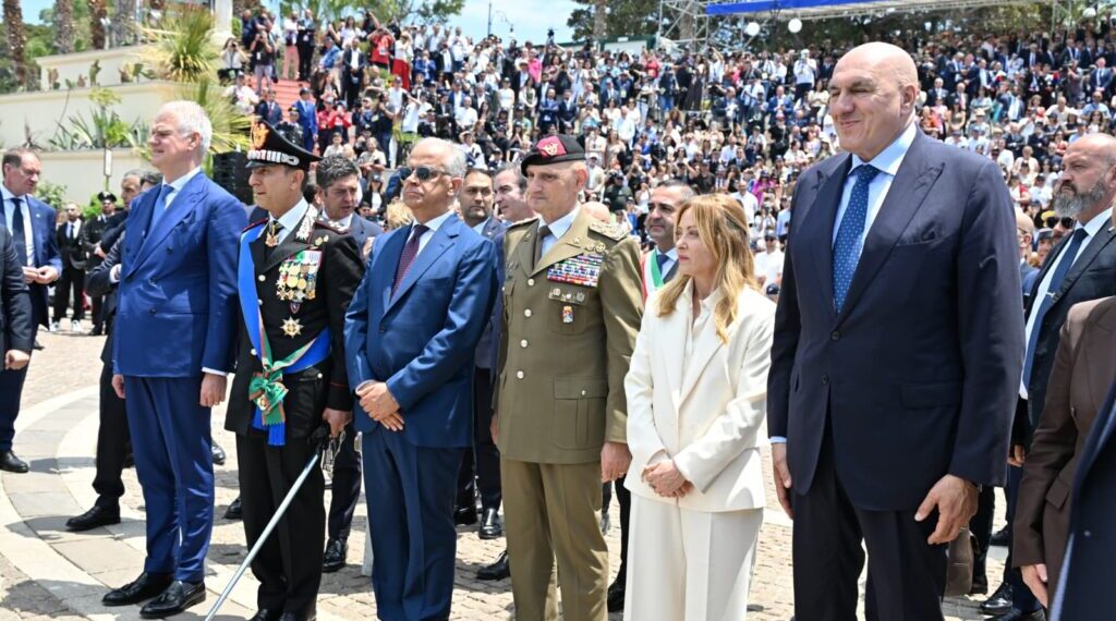 Anche il Capo di Stato Maggiore della Difesa alle celebrazioni del 212° anniversario della fondazione dell’Arma dei Carabinieri 1 Anche il Capo di Stato Maggiore della Difesa alle celebrazioni del 212° anniversario della fondazione dell’Arma dei Carabinieri
