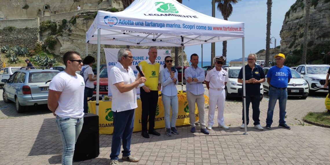 Tropea, “Discovering Sea Turtles”: gli studenti apprendono le tecniche di ricerca dei nidi delle tartarughe marine (VIDEO) 1 Tropea, “Discovering Sea Turtles”: gli studenti apprendono le tecniche di ricerca dei nidi delle tartarughe marine (VIDEO)