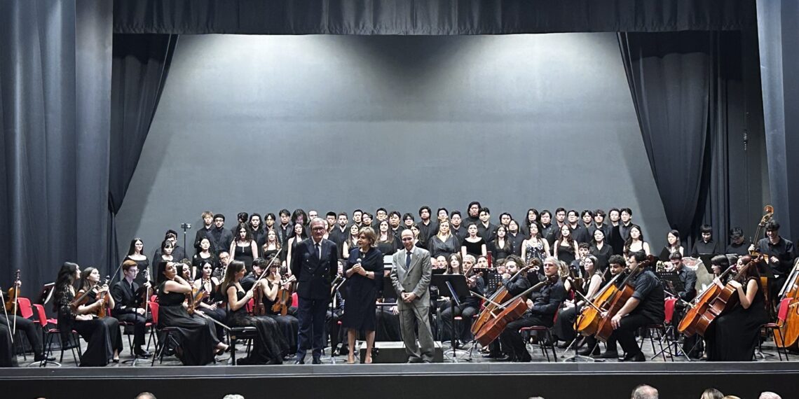 Ama Calabria mantiene gli impegni: dopo i lunghi applausi per il concerto del 2 giugno si guarda al gran finale della stagione