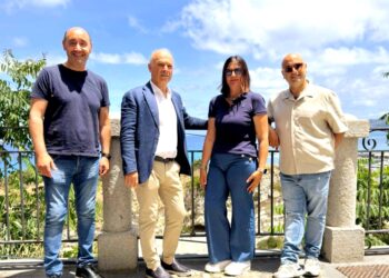 I consiglieri di “Insieme per Tropea” chiedono l’annullamento in autotutela della delibera sulla comunicazione istituzionale 5 Continua l’opposizione ad incalzare Macrì: dai rifiuti ai selfie con applausi, a Tropea si va avanti con la propaganda dell’autocelebrazione