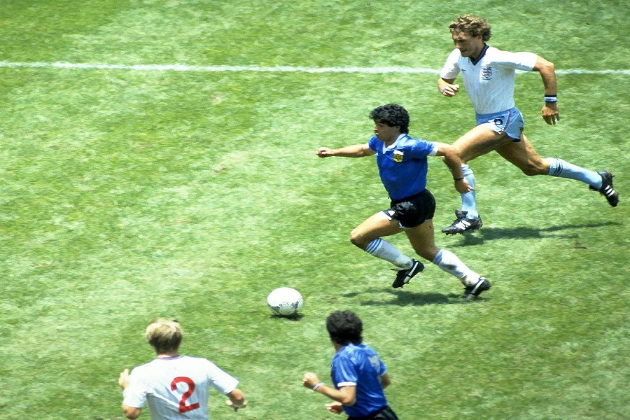 22 giugno 1986. Quarant'anni fa, Maradona e il Gol del Secolo. Il più grande gol nella storia della Coppa del Mondo FIFA 2 Maradona 1