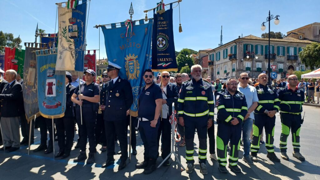 Festa della Repubblica a Vibo Valentia, il prefetto Colosimo: «Il 2 giugno è il compleanno del popolo italiano» 4 WhatsApp Image 2026 06 02 at 14.16.20 1
