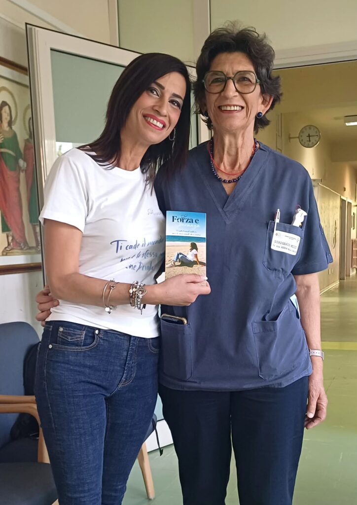 Portare amore e speranza nei reparti di oncologia: l'iniziativa di Katia Coloca con le sue originali brochure (VIDEO) 5 WhatsApp Image 2026 06 10 at 21.48.50