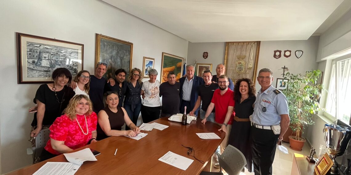 Il Sindaco annuncia il completamento del percorso di assunzione di 8 tirocinanti al Comune di Pizzo