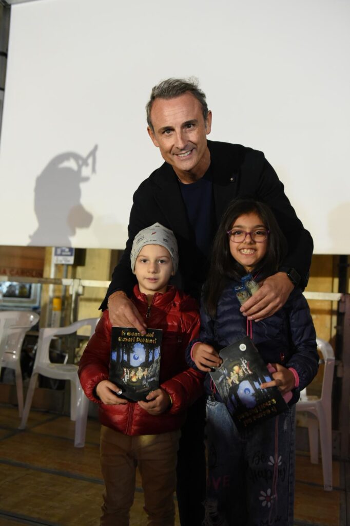 Dalla graphic novel al palcoscenico: gli alunni di Serra San Bruno danno vita a “Il Bosco dei Colori Perduti” (VIDEO) 8 WhatsApp Image 2026 06 16 at 16.23.36
