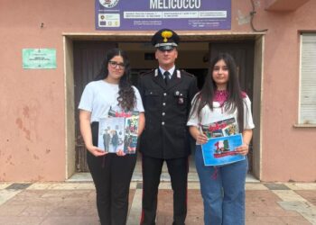 Due studentesse scelgono l’Arma dei Carabinieri per il loro esame di terza media