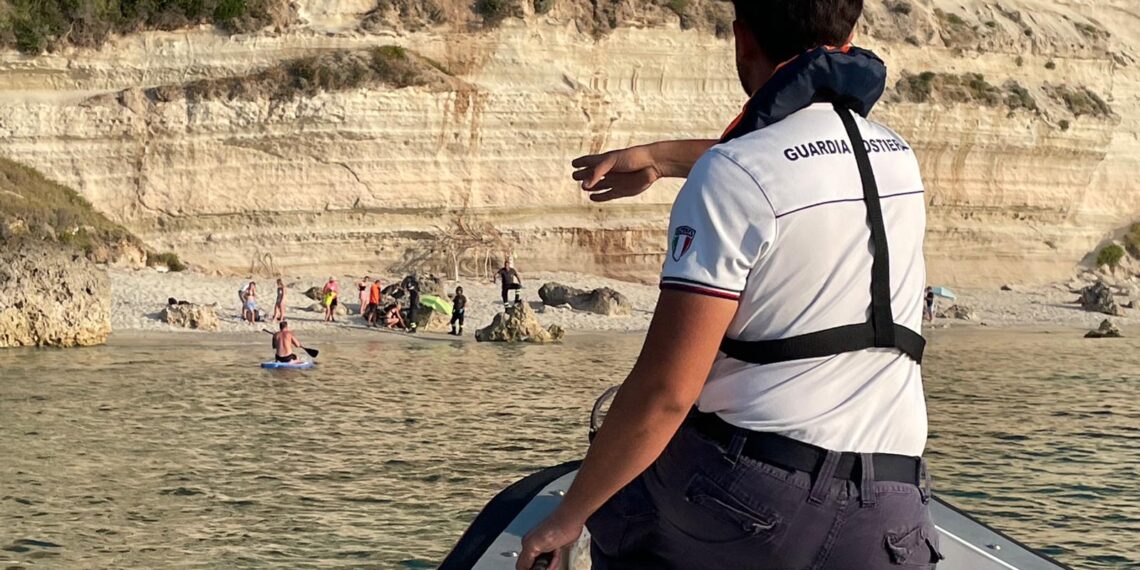 Infortunio a Santa Domenica: soccorso sulla spiaggia della Scalea grazie all’intervento di Guardia Costiera e Vigili del Fuoco