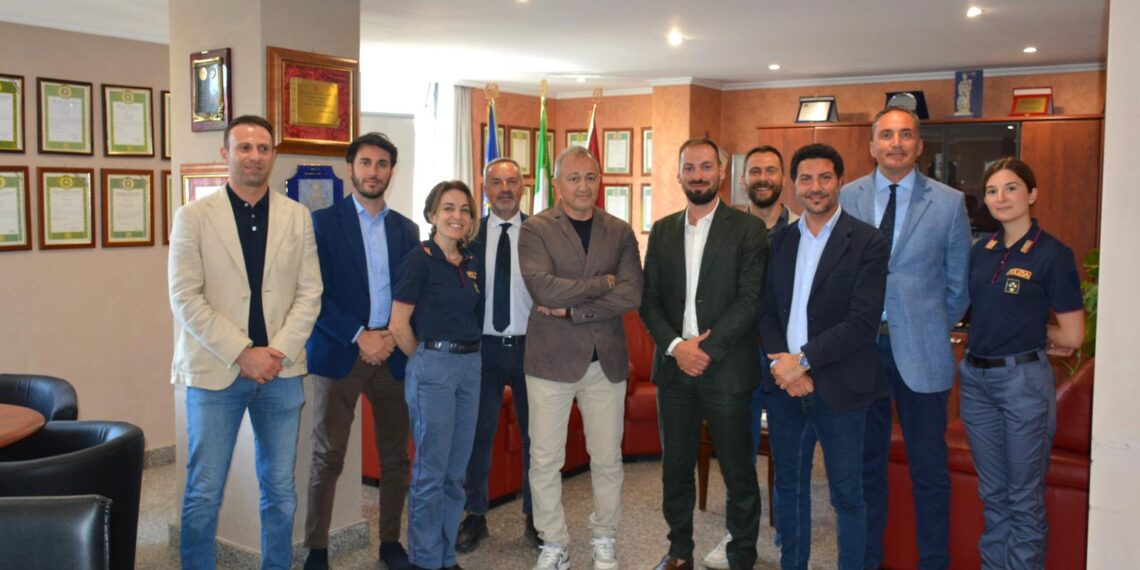 Vibo Valentia, il Questore saluta il Dirigente Gorpia chiamato ad un nuovo incarico alla Squadra Mobile di Parma