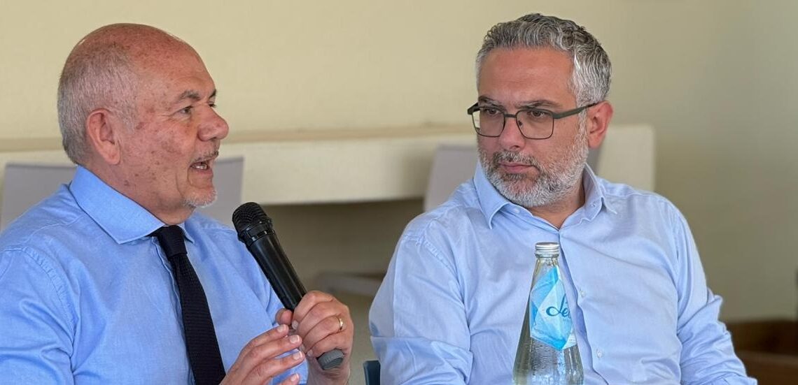 “Right to Stay”, Denis Nesci incontra gli studenti della Magna Graecia: «Il diritto a restare si costruisce partendo dalle università» 1 “Right to Stay”, Denis Nesci incontra gli studenti della Magna Graecia: «Il diritto a restare si costruisce partendo dalle università»