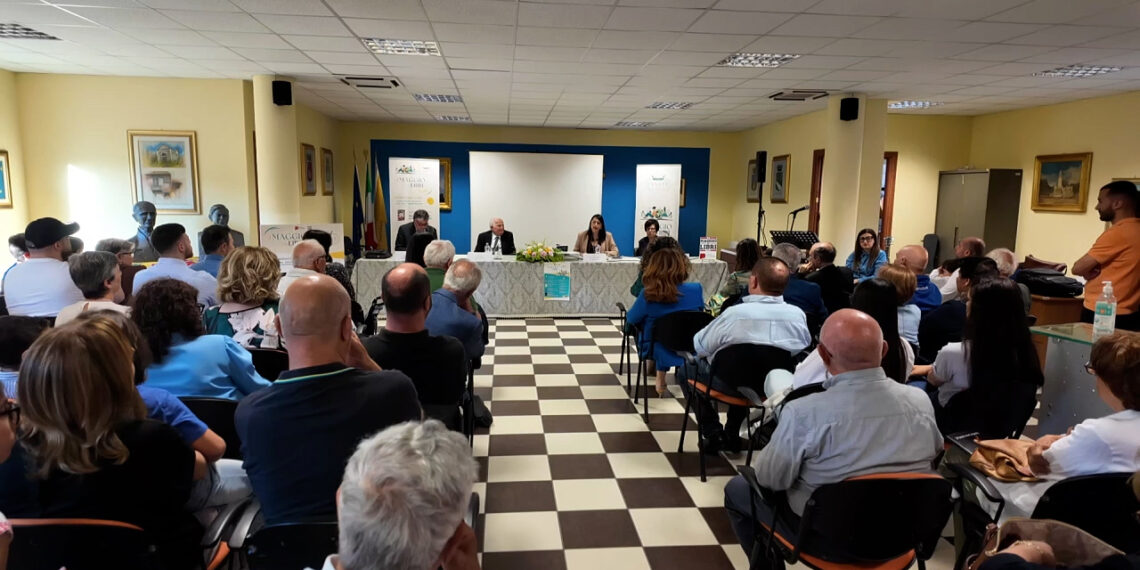 Presentato a S. Onofrio "Pirruncejati" di Michele Di Leo (VIDEO) 1 Presentato a S. Onofrio “Pirruncejati” di Michele Di Leo (VIDEO)