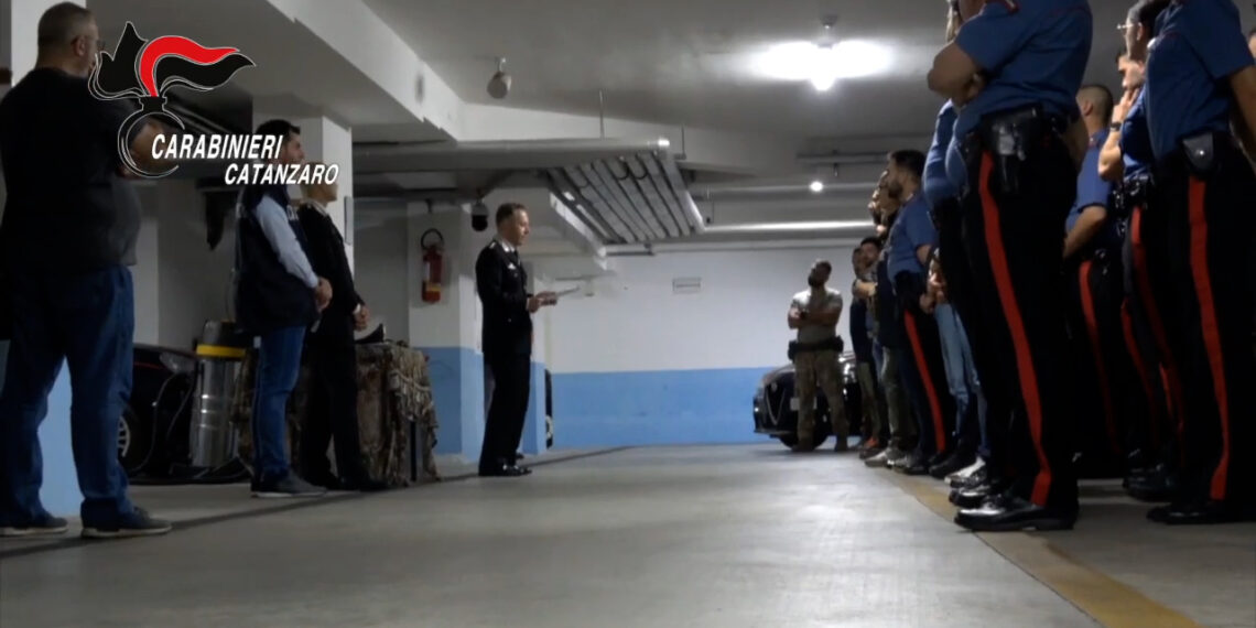 Operazione Artemis II, i Carabinieri arrestano 9 persone (VIDEO e NOMI) 1 Operazione Artemis II, i Carabinieri arrestano 9 persone (VIDEO e NOMI)