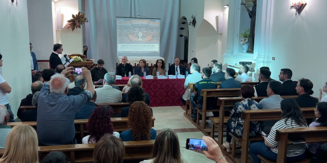 Restaurata la Pala del XVI secolo della Chiesa di Santa Maria degli Angeli a Rombiolo (VIDEO)