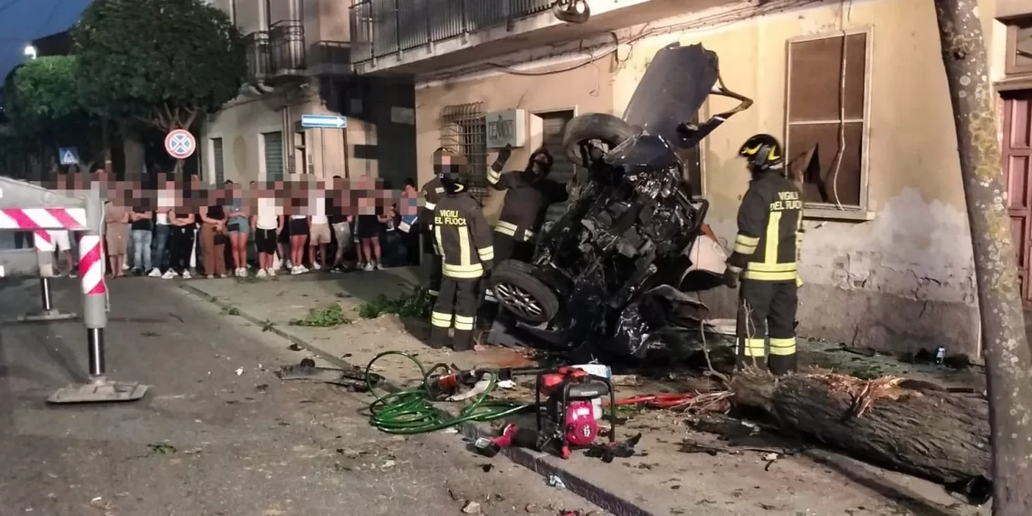 Incidente mortale a Cutro nella notte