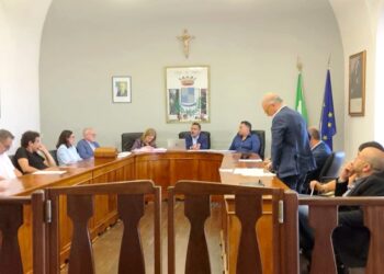 Tropea, opposizione sempre all’attacco: il primo Consiglio Comunale certifica l’agonia di un’amministrazione a tempo