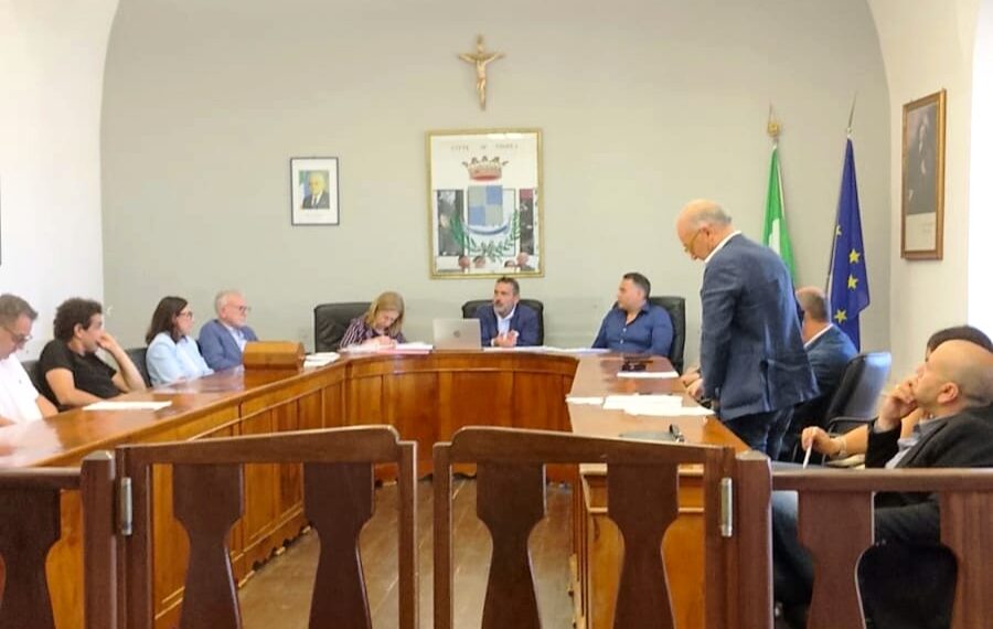 Tropea, opposizione sempre all'attacco: il primo Consiglio Comunale certifica l’agonia di un'amministrazione a tempo 1 Tropea, opposizione sempre all’attacco: il primo Consiglio Comunale certifica l’agonia di un’amministrazione a tempo