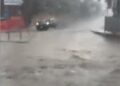Maltempo, violento nubifragio sferza la costa jonica, pesanti allagamenti e caos viabilità tra Soverato e Montepaone (VIDEO) 2 Maltempo, violento nubifragio sferza la costa jonica, pesanti allagamenti e caos viabilità tra Soverato e Montepaone (VIDEO)