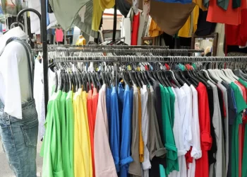 Bimba si perde nel mercato a Vibo Valentia, ritrovata dalla Polizia Locale 4 Bimba si perde nel mercato a Vibo Valentia, ritrovata dalla Polizia Locale