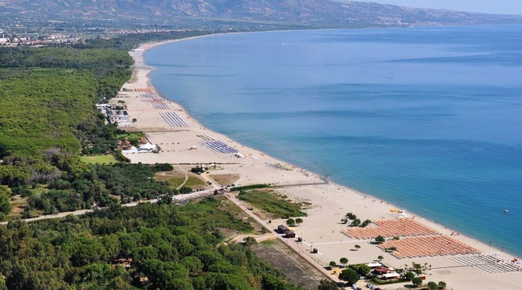 Presunta violenza sessuale in un villaggio di Marina di Sibari 1 Presunta violenza sessuale in un villaggio di Marina di Sibari