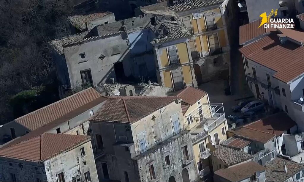 Sequestro preventivo di beni ad un imprenditore vibonese della Costa degli Dei (VIDEO) 3 02072026 100732 Mezzogiorno fantasma 3 log