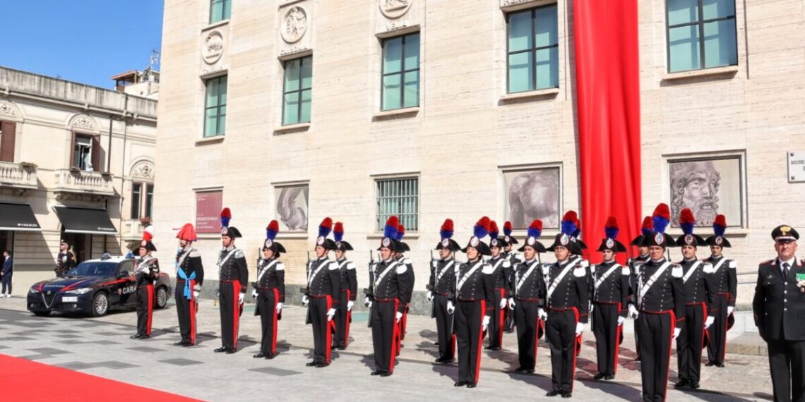 Eroi quotidiani, sotto le stelle.Un evento speciale, omaggio dell’Arma dei Carabinieri a Reggio Calabria 1 Eroi quotidiani, sotto le stelle.Un evento speciale, omaggio dell’Arma dei Carabinieri a Reggio Calabria