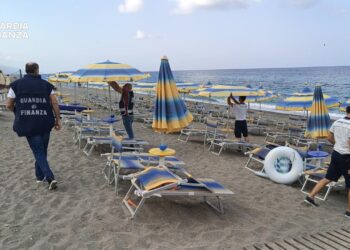 La Guardia di Finanza sequestra un lido a Paola 7 La Guardia di Finanza sequestra un lido a Paola