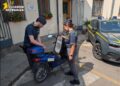 Sequestrati in tutta Italia migliaia di scooter illegali non sicuri, venduti come bici elettriche (VIDEO)