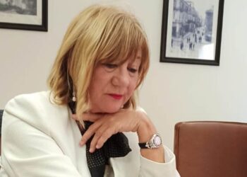 Incidente a Vibo Marina, l’ex dirigente del comune Adriana Teti investita in bicicletta