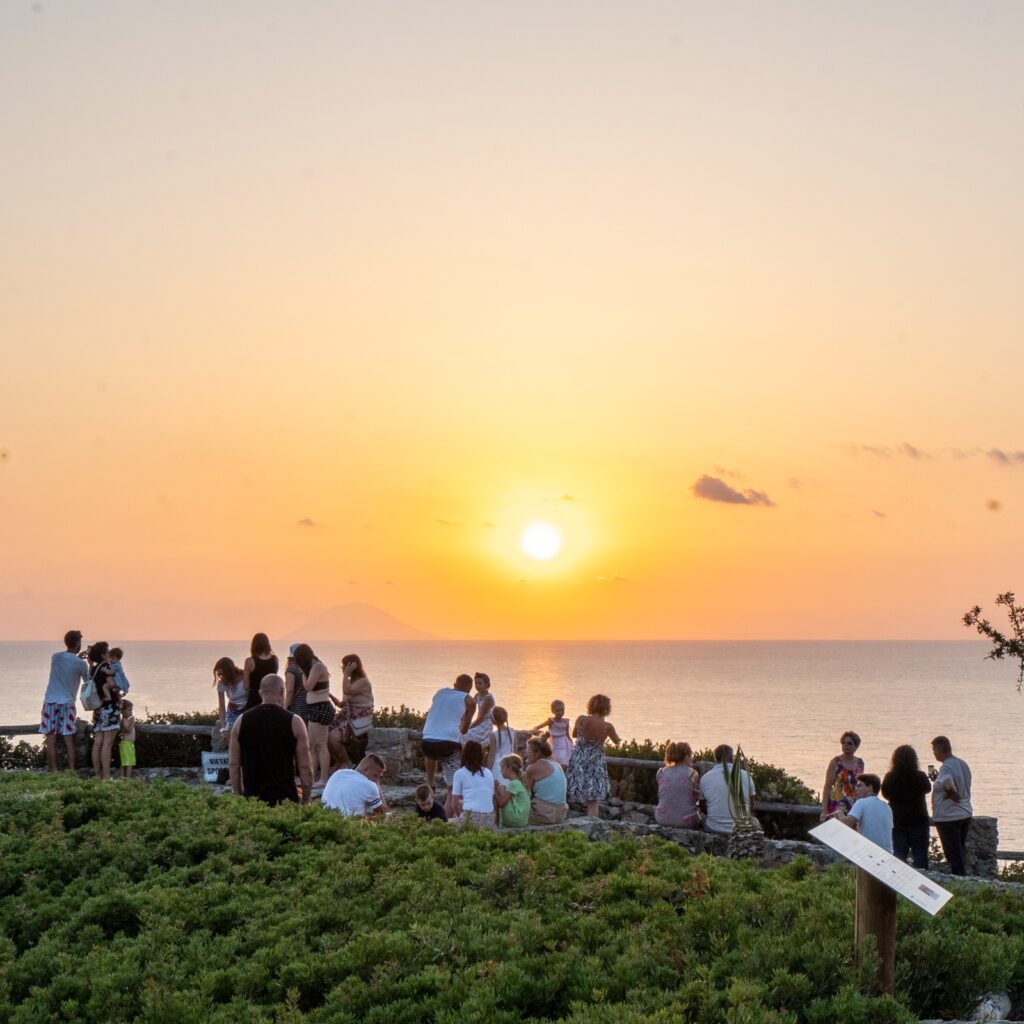 Capo Vaticano, nasce “Il Canto delle Sirene”. Parole, note ed essenze dal Giardino degli Dei: il programma 5 Belvedere dei Cannoni 1