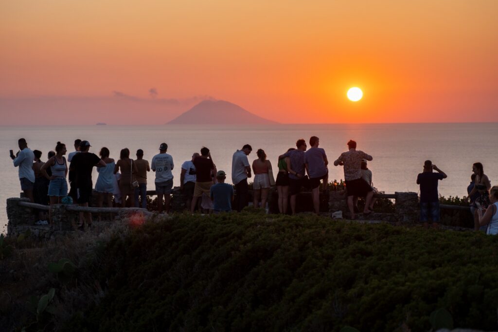 Capo Vaticano, nasce “Il Canto delle Sirene”. Parole, note ed essenze dal Giardino degli Dei: il programma 8 Belvedere dei Cannoni 2