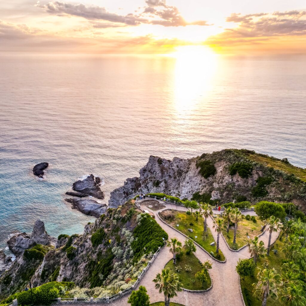 Capo Vaticano, nasce “Il Canto delle Sirene”. Parole, note ed essenze dal Giardino degli Dei: il programma 4 Belvedere dei Cannoni 3