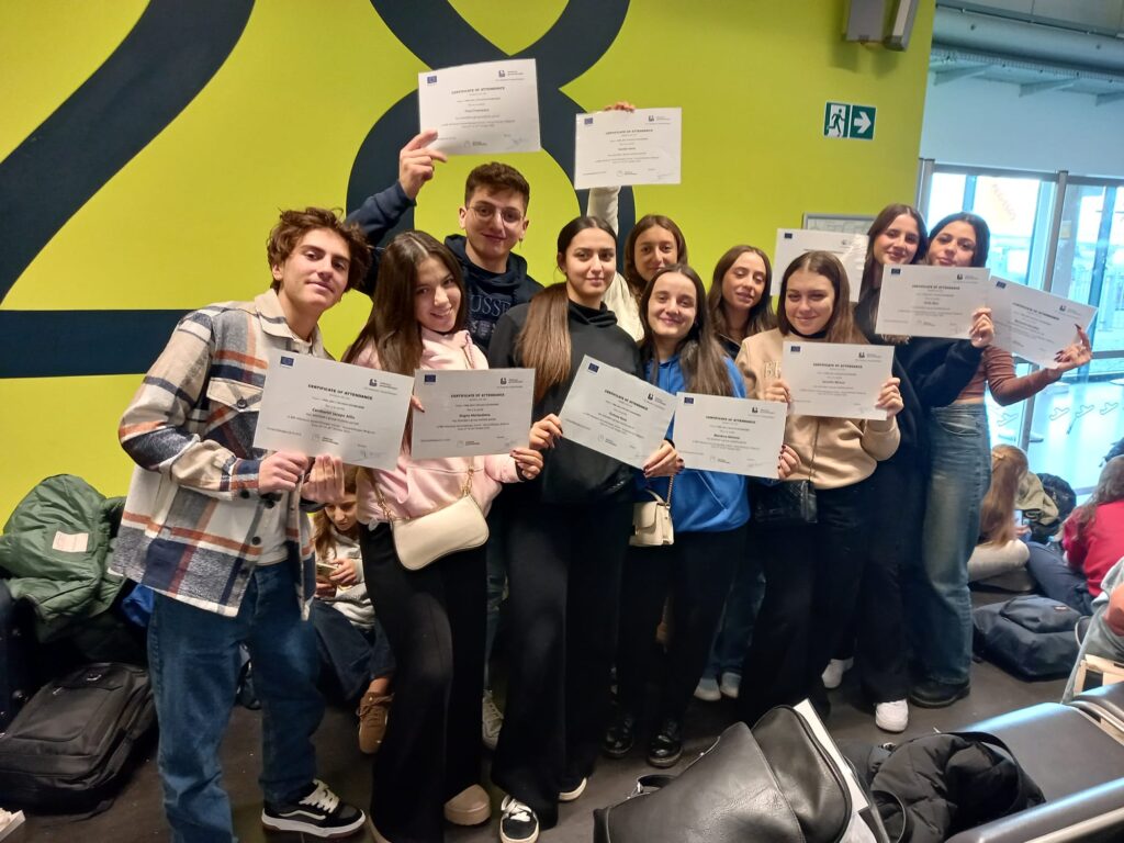 Il Liceo “Vito Capialbi” protagonista in Europa: si conclude un anno straordinario di mobilità Erasmus+ 3 Bruxelles Attestati