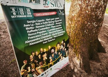 Un’anteprima esperienziale svela “A Farla Amare Comincia Tu – Opera Sila”, il festival che porta artisti e pubblico nel bosco