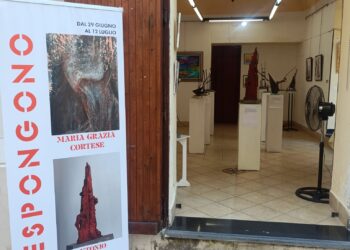 L’arte contemporanea accende Tropea con la la pittura di Maria Grazia Cortese e la scultura di Antonio Salvatore Maio