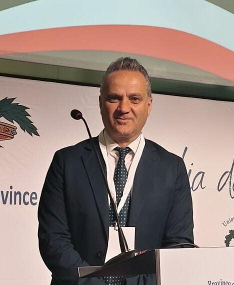 Ripristinato il passaggio a livello sulla SP 22, principale collegamento verso la Costa degli Dei 1 Ripristinato il passaggio a livello sulla SP 22, principale collegamento verso la Costa degli Dei