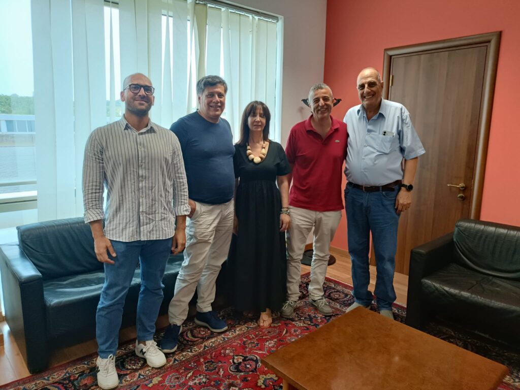 Il CSV Calabria Centro incontra i rappresentanti istituzionali di Vibo Valentia 3 PHOTO 2026 07 27 12 28 51