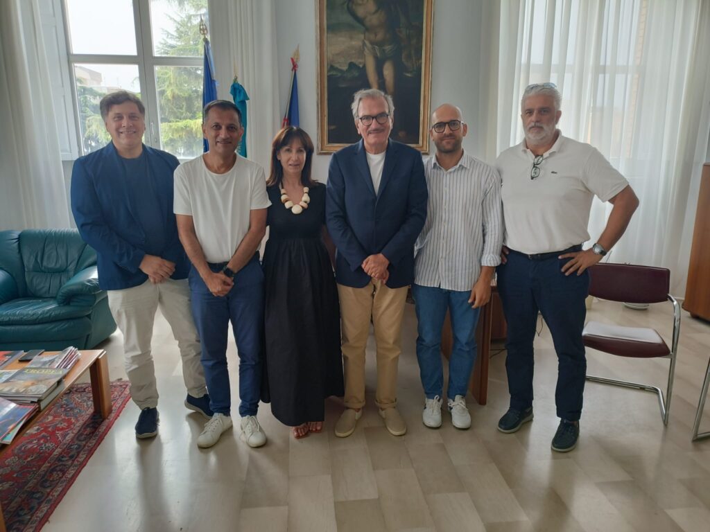 Il CSV Calabria Centro incontra i rappresentanti istituzionali di Vibo Valentia 2 PHOTO 2026 07 27 12 28 52