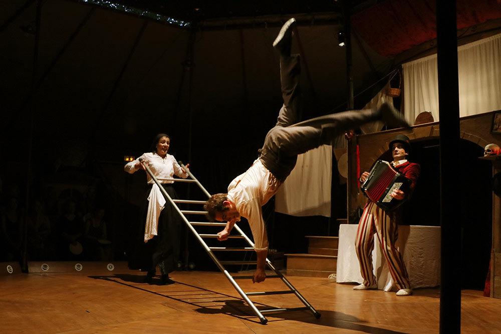 Boom di domande di partecipazione al primo bando del C.Re.A. - Centro di Residenza Artistica della Calabria 2 Residenza CircHulon DRACMA foto VINCENT TEDESCO