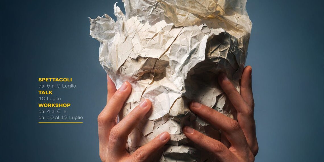 Da sabato torna a Tropea "Teatro d'aMare": 8 giorni di cultura, performance, mostre, esperienze immersive. Il programma 1 Da sabato torna a Tropea “Teatro d’aMare”: 8 giorni di cultura, performance, mostre, esperienze immersive. Il programma