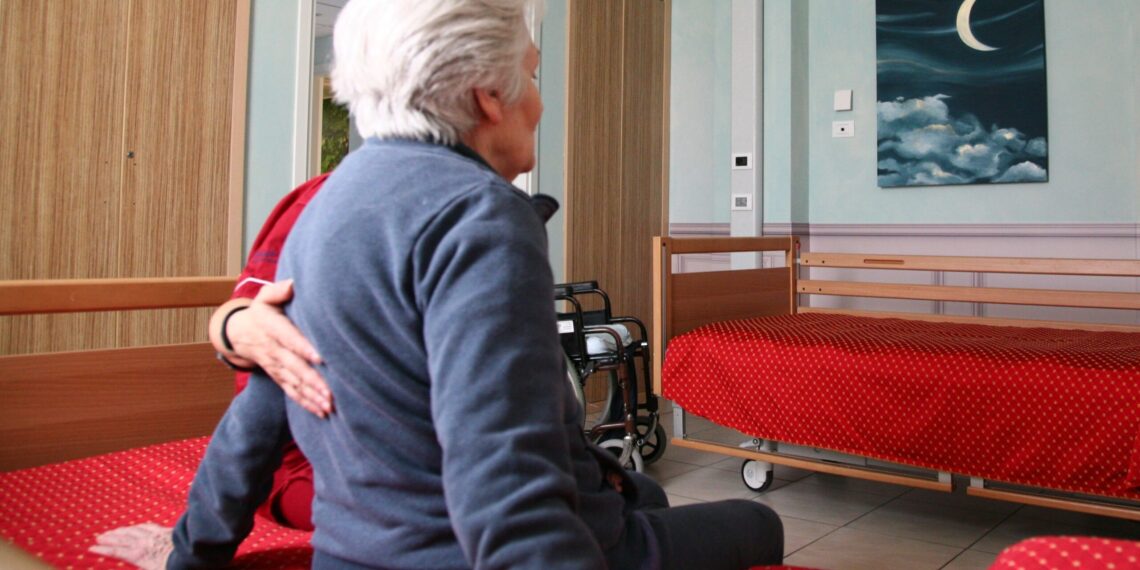 La vicenda di Giuseppina Martin. Perché l'Alzheimer non distrugge solo una persona: mette in ginocchio un'intera famiglia 1 La vicenda di Giuseppina Martin. Perché l’Alzheimer non distrugge solo una persona: mette in ginocchio un’intera famiglia