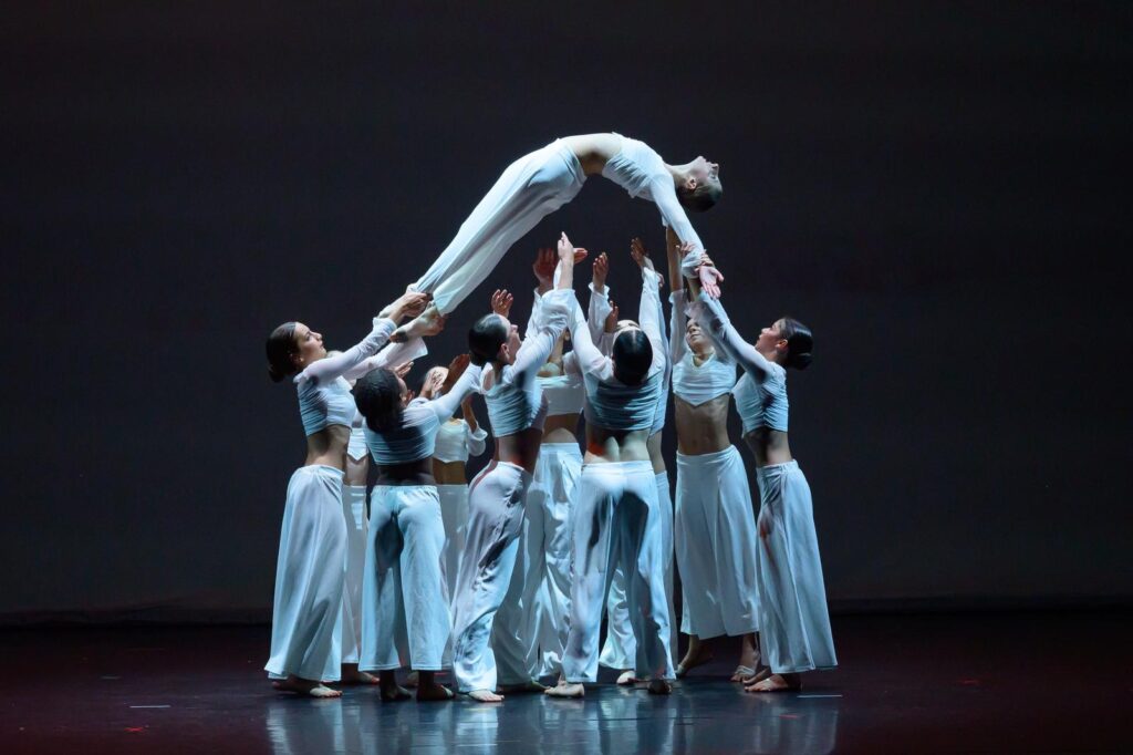 La parola che danza: l'universo di Baudelaire portato sulla scena da Luisa Squillacioti al Comunale di Catanzaro 4 WhatsApp Image 2026 07 04 at 18.12.27