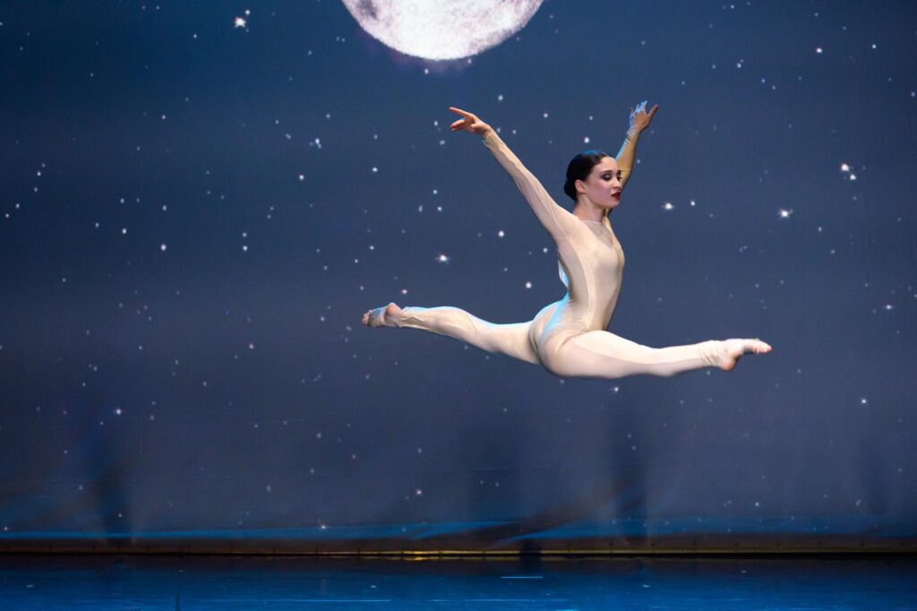La parola che danza: l'universo di Baudelaire portato sulla scena da Luisa Squillacioti al Comunale di Catanzaro 8 WhatsApp Image 2026 07 04 at 18.12.27 4