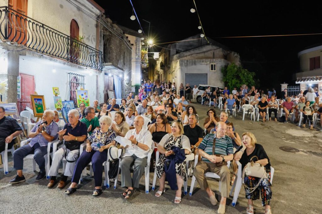 Voci, note e colori sotto il cielo di San Cono. Una comunità che si racconta attraverso l’arte 3 WhatsApp Image 2026 07 20 at 08.08.45 2
