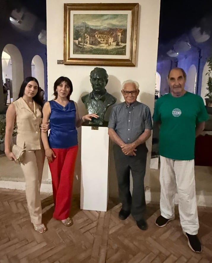 L'autoritratto scultoreo di Luigi Verrino da ammirare nel Chiostro del complesso monumentale San Domenico di Taverna 2 WhatsApp Image 2026 07 20 at 15.31.59