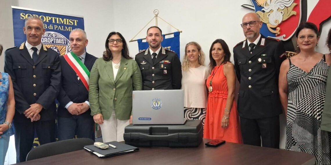 Taurianova: violenza di genere: consegnato all’arma il kit portatile “una stanza tutta per sé”